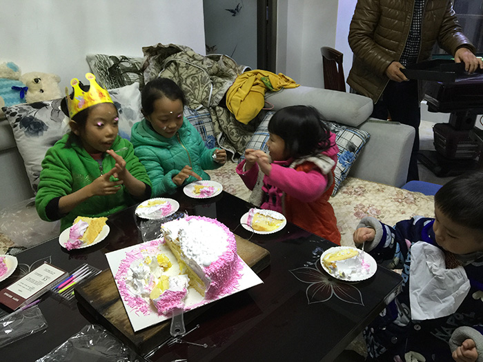 2015年12月7日 相约花果园S2区小莉家与罗雪飞庆祝生日